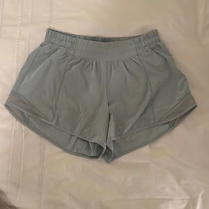 Lululemon Hotty Hot Low-arise Lined Short 4”